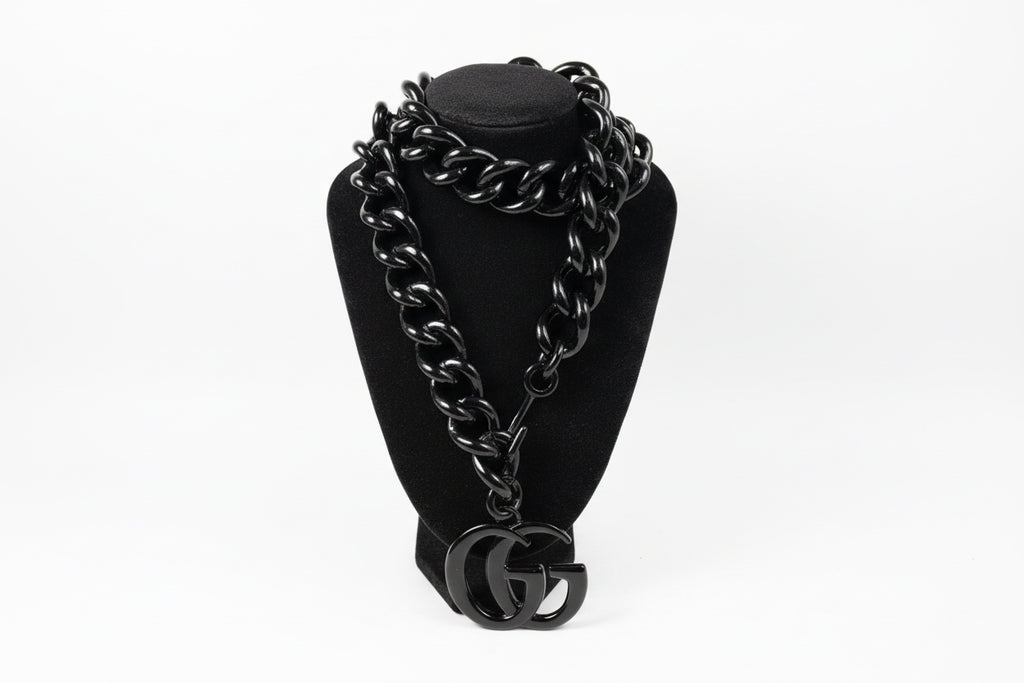 Gucci black belt/chain