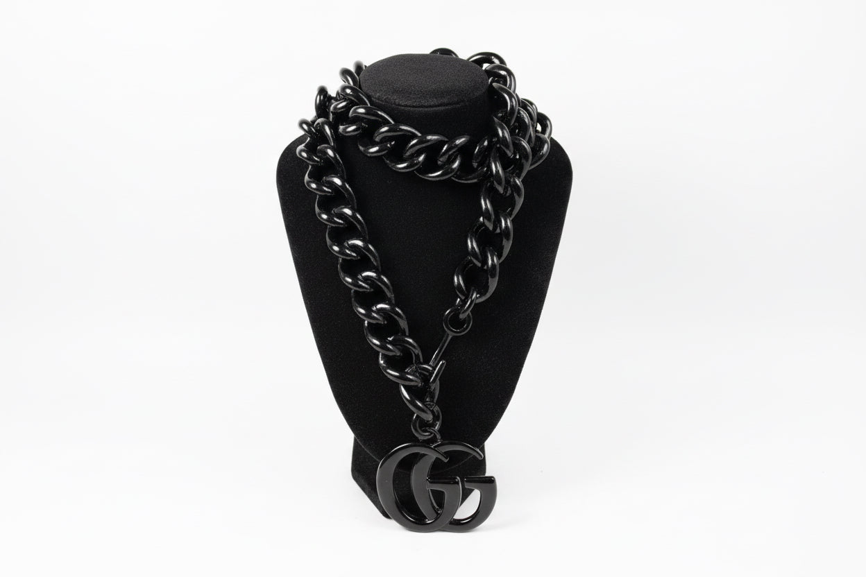 Gucci black belt/chain