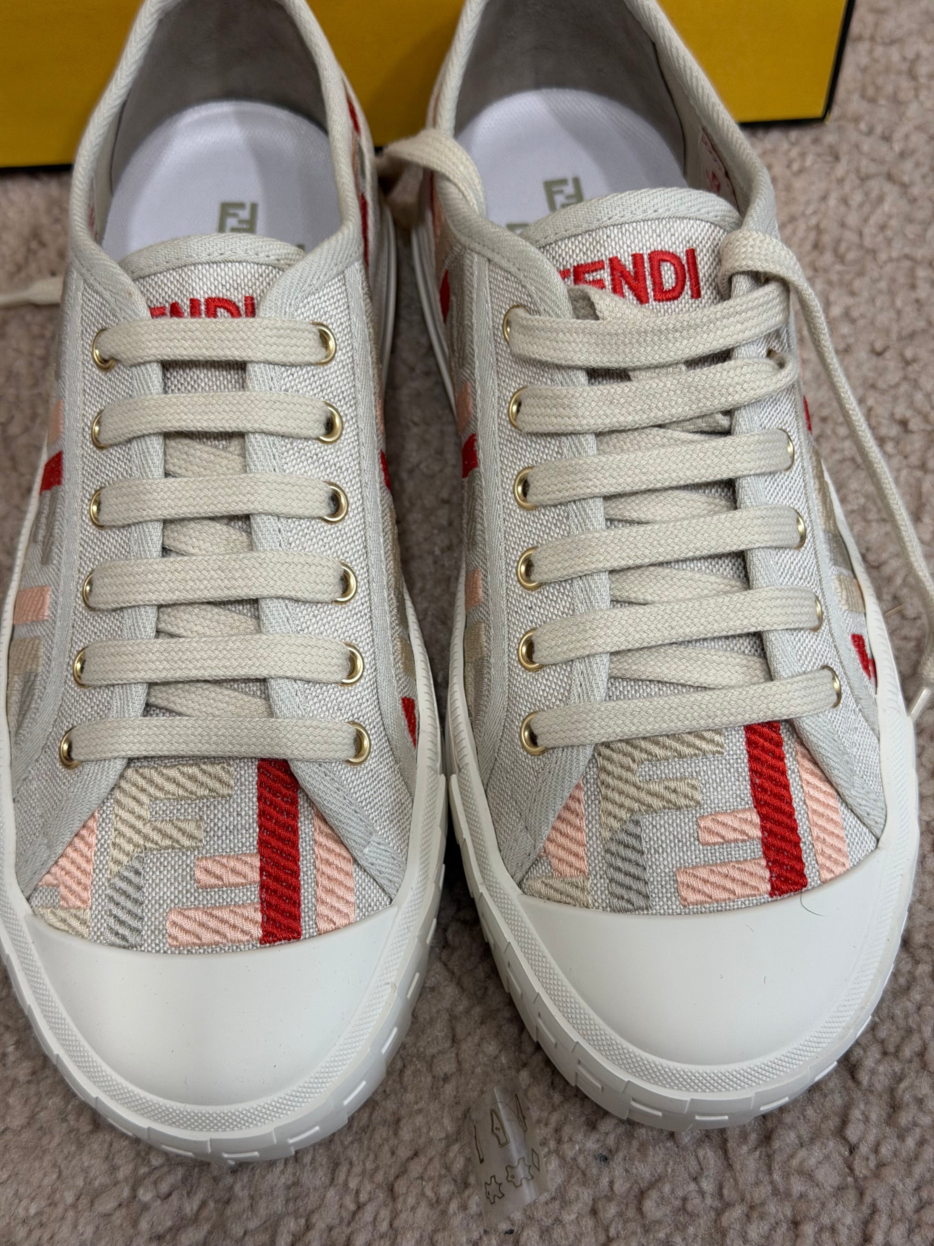 Fendi sneakers size 8