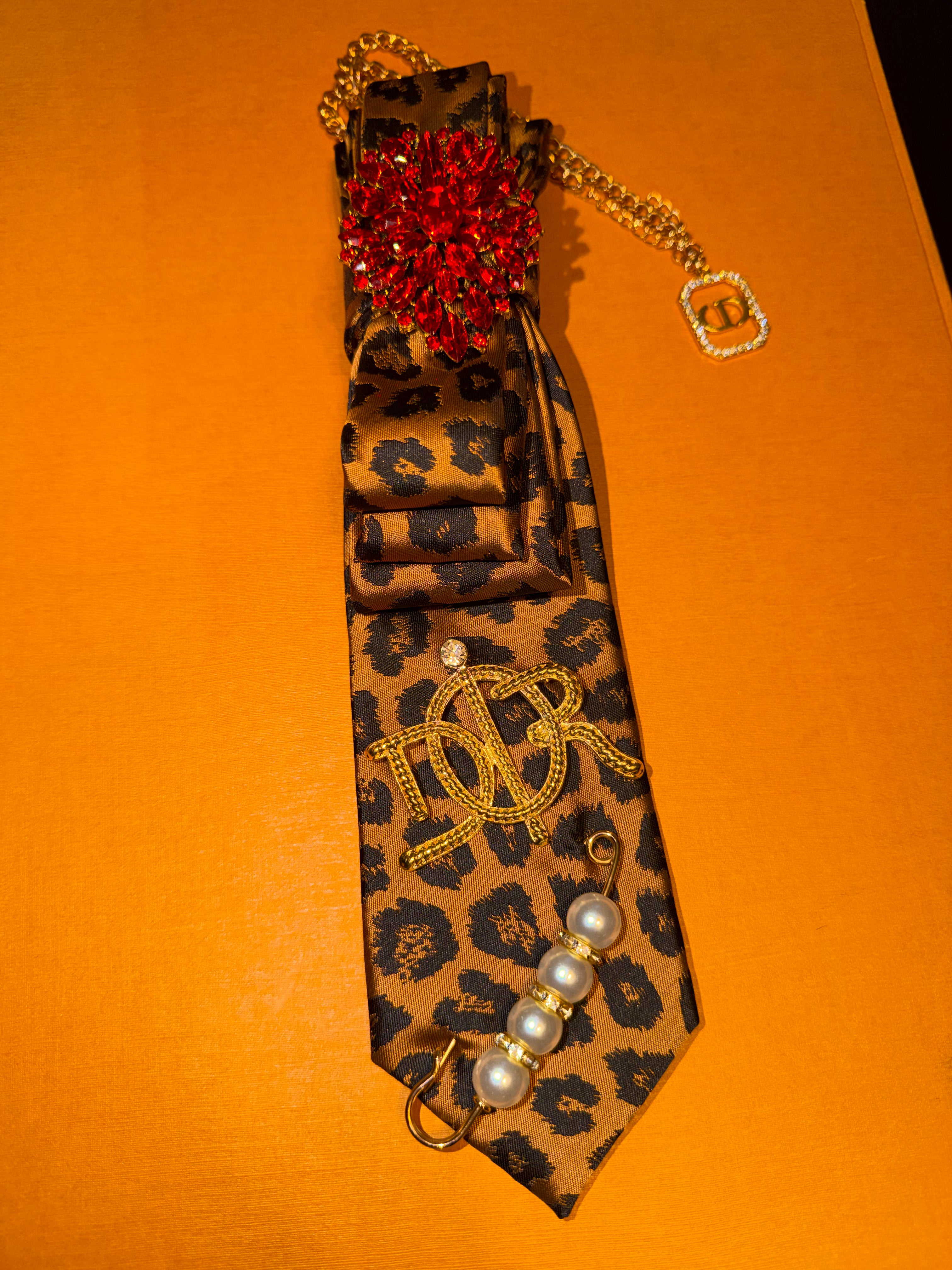 Fashion woman tie