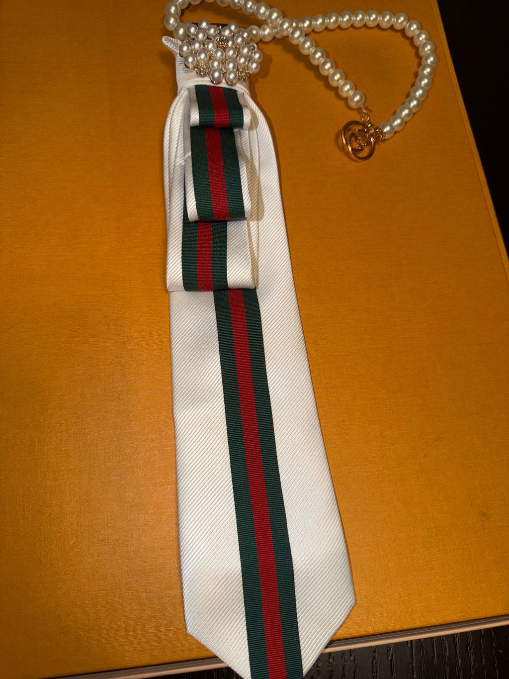 Fashion women’s tie